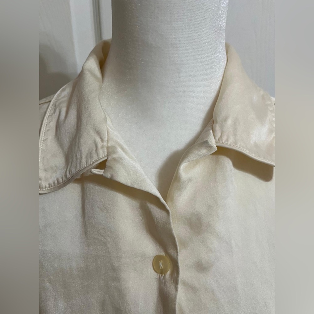 (20) Anna & Frank Cream Button-Up Blouse - Picture 11 of 14